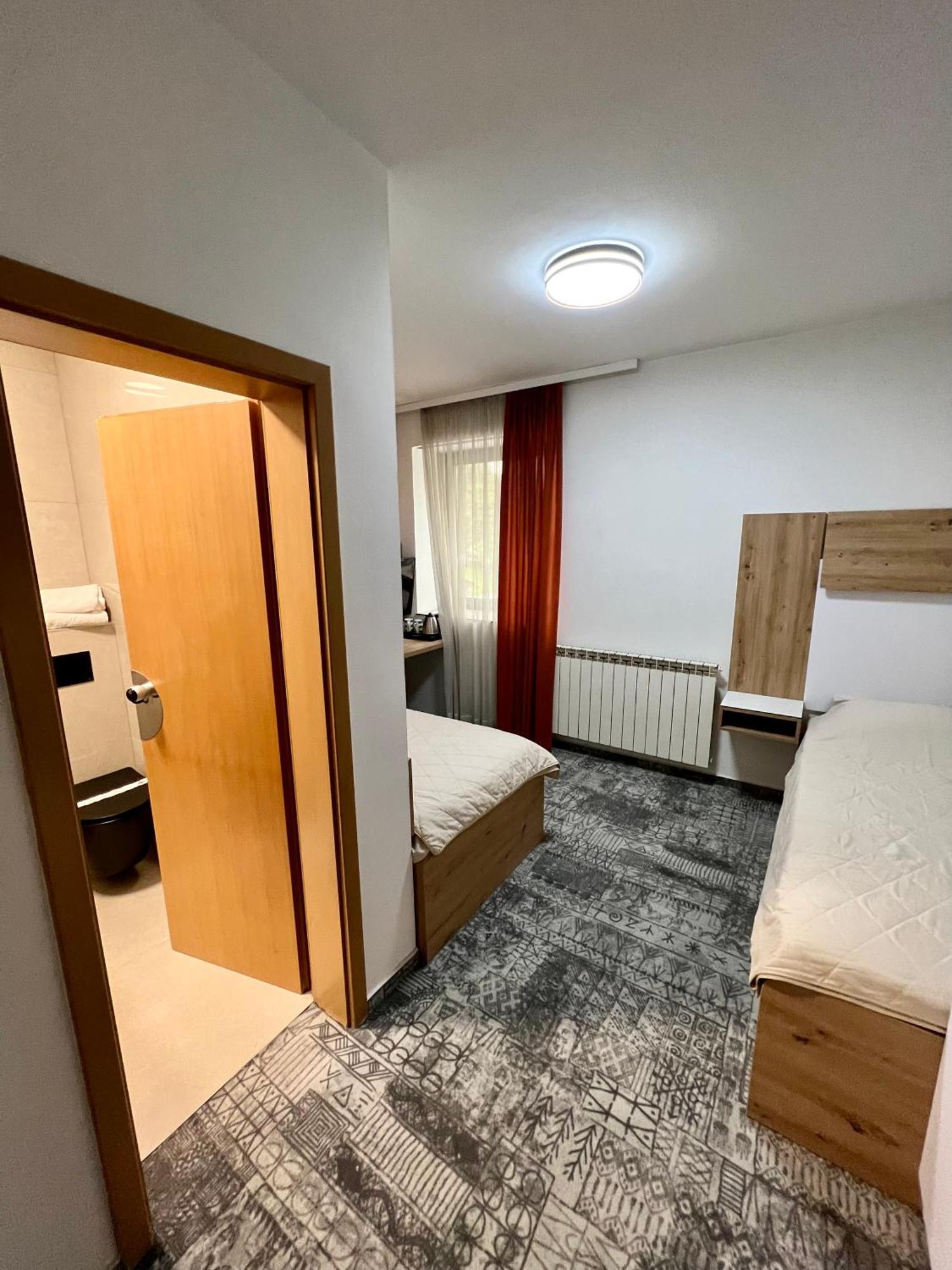 Hotel Brkic Sarajevo Airport - Free Parking Exteriör bild
