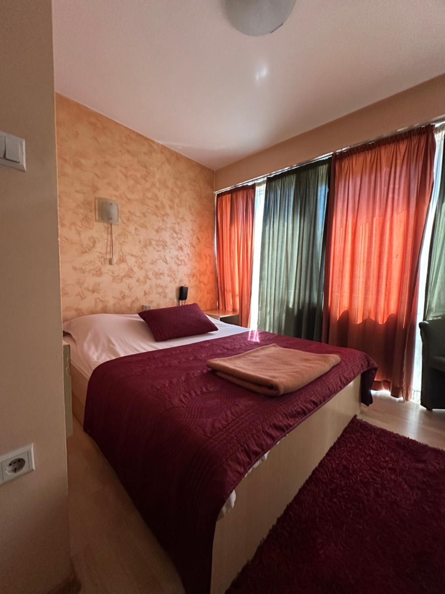 Hotel Brkic Sarajevo Airport - Free Parking Exteriör bild
