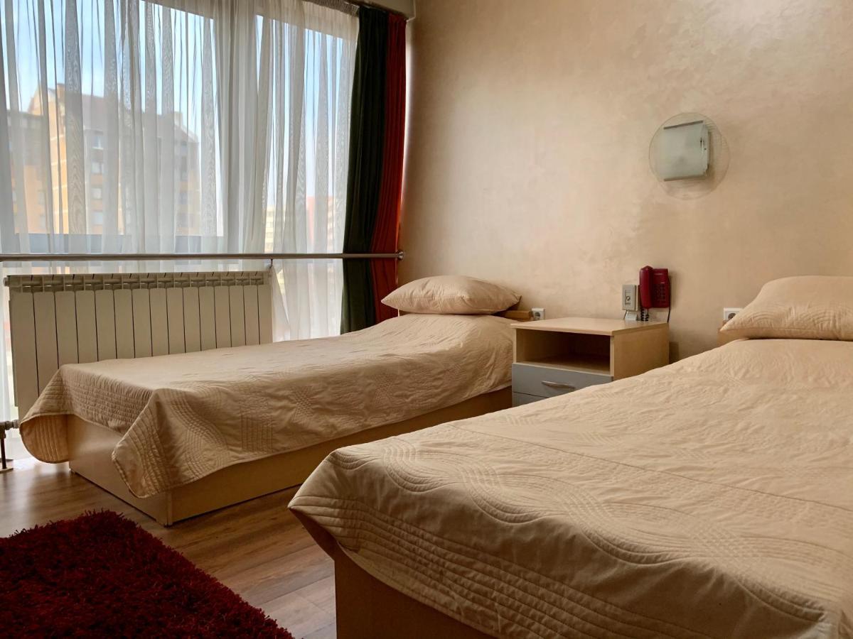 Hotel Brkic Sarajevo Airport - Free Parking Exteriör bild